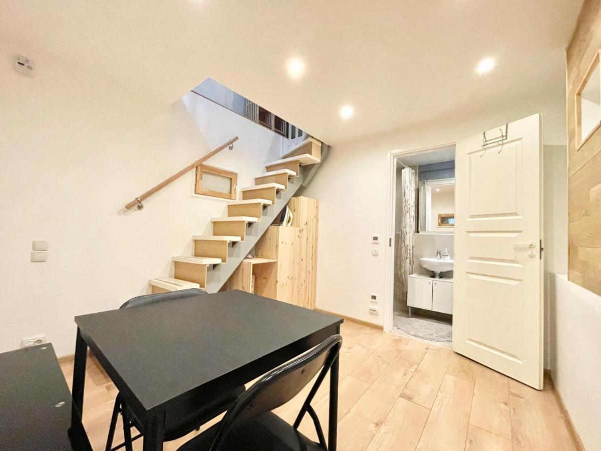 Cosy Studio In Historical Building. City Center Apartment Tallinn Bagian luar foto
