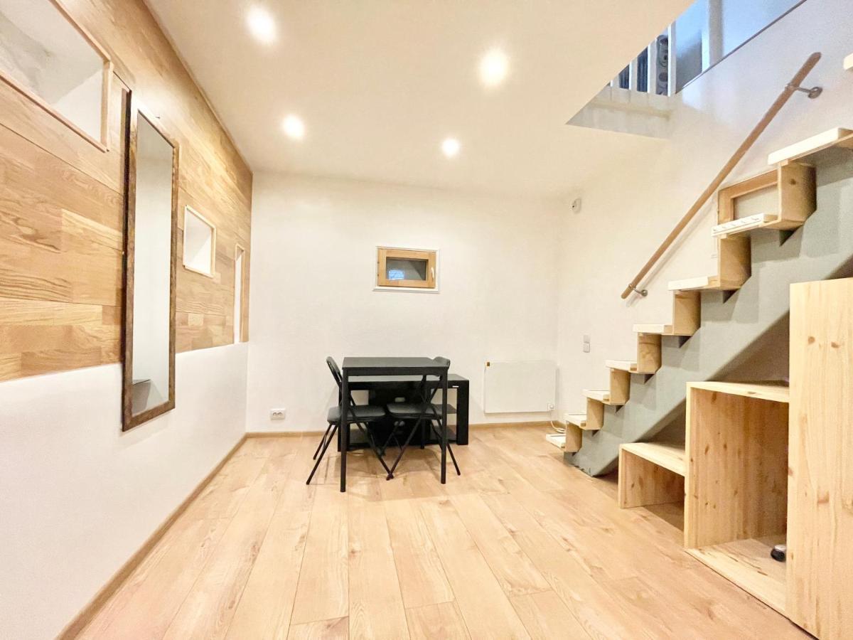Cosy Studio In Historical Building. City Center Apartment Tallinn Bagian luar foto